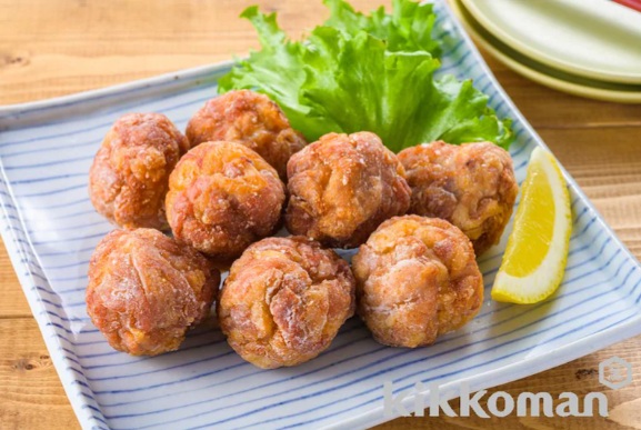 キッコーマン公式レシピサイト「ホームクッキング」の丸めて簡単！豚こま肉のからあげ【にんにくしょうゆの人気味】