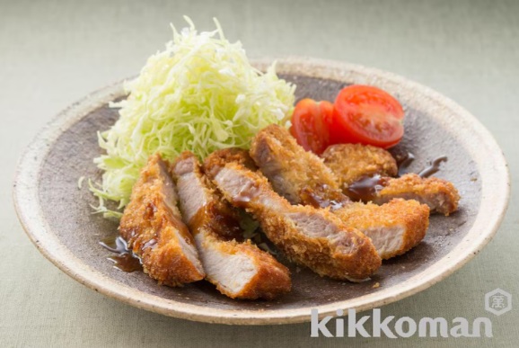 キッコーマン公式レシピサイト「ホームクッキング」の定番人気・とんかつ【しょうゆで下味がうまさの秘密】