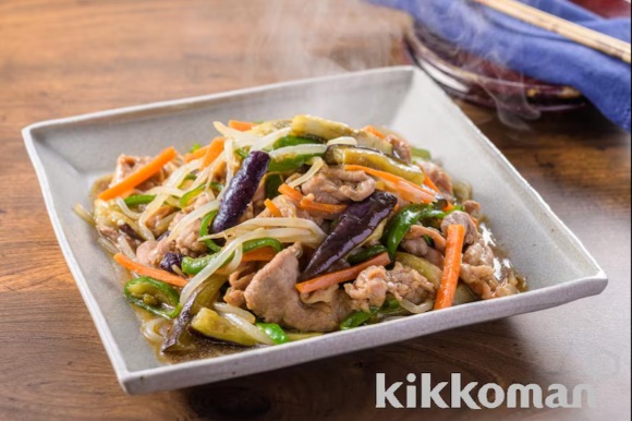 キッコーマン公式レシピサイト「ホームクッキング」のレンジで簡単！なすとピーマンのチンジャオロース【火を使わない人気中華】