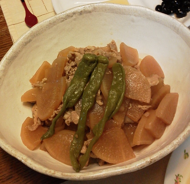 大根と豚肉の煮もの